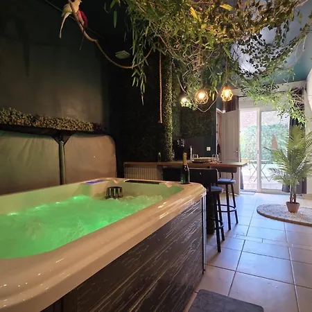 Botanica - Private *